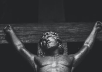 Descifrando el Misterio: Por Qué Murió Jesús – Una Mirada Profunda a la Historia Bíblica