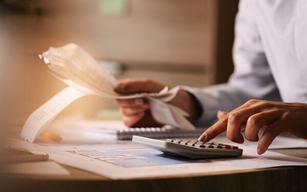 La guía básica de impuestos que debes pagar si vives en México