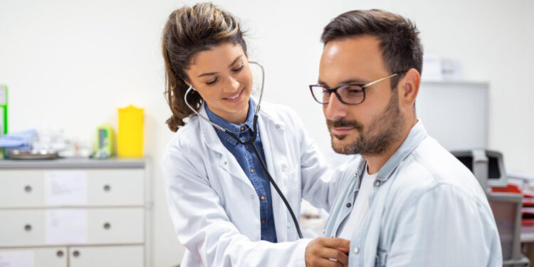 ¿Se requieren estudios médicos para contratar un seguro de vida?